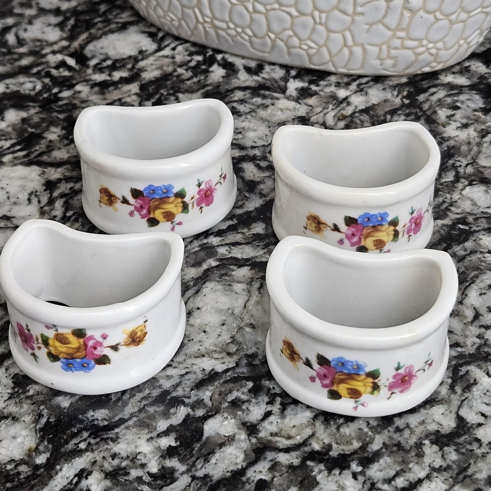 Vintage 4 Piece Porcelain Napkin Ring Set Floral‎ Rose Flowers Pattern Tableware